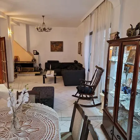 Tsar Simeon, 2 Bedroom, Living And Fireplace * Sofía